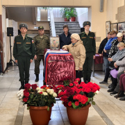 «Спас многих молодых». На Аллее Героев похоронили Андрея Иовлева